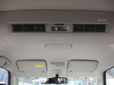 リヤシーリングファンがついていますので、後席の方も快適に過ごせますね^^