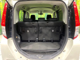 普段のお買い物や通勤、送迎等に十分な荷室スペースを確保しております。セカンドシートを倒すと、大きな荷物の積載も可能です♪