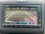 バックでの駐車が苦手な方や運転にあまり自信のない方でも後方の視界をしっかりサポート。安心して車庫入れが出来るバックカメラを装備しています!