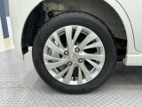 純正アルミホイールです!オシャレな足元を演出してくれます!