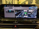 純正コネクテッドナビは常に最新の情報を表示。マップデーターの更新作業などが無く快適に使えます。