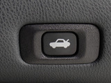 ボタン一つでトランクオープンが可能!車内から操作できる為、非常に便利な装備の一つとなります!