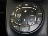 オートエアコンで快適な室内です。