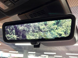 【デジタルインナーミラー】後席の大きな荷物や同乗者で後方が確認しづらい時でも安心!カメラが撮影した車両後方の映像をルームミラー内に表示。クリアな視界で状況の確認が可能です!