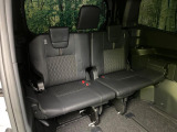 3列目シートはもちろん状態良好☆大人でもゆったりと座って頂けますので、大人数でのお出かけもラクラクです♪ご家族で、気の知れた仲間で、ドライブに行くのが楽しみですね♪