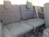 サードシートは3人乗車が可能です。