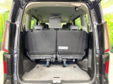 普段のお買い物や通勤、送迎等に十分な荷室スペースを確保しております。セカンドシートを倒すと、大きな荷物の積載も可能です♪