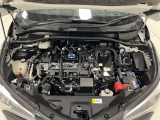 エンジンルーム内も隅々まで掃除がいきわたっています!ハイブリッド部分は初度登録から10年、もしくは3年間の長い方の保証付!ただし累計走行距離数20万キロまでとなります!