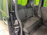 後部座席も気になるようなキズ・汚れやへたり等、大きなダメージはなく、良好な状態です。