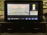 バックでの車庫入れも安心です! リアカメラが付いているバックモニター付のナビを装備しております。操作線もついており距離感も画面から確認できます。