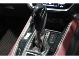 扱いやすい位置に配置されたフロアオートマチックです☆CVTを採用で滑らかでスムーズな走りが楽しめますよ♪