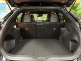 普段のお買い物や通勤、送迎等に十分な荷室スペースを確保しております。セカンドシートを倒すと、大きな荷物の積載も可能です♪