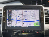 カーナビは、Bluetooth対応の10インチメモリーナビが装着されています。