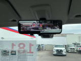 【インテリジェントルームミラー】切替レバーで後方を見やすく映像にできます。