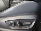 パワーシート搭載。微妙な調整が手軽にでき、ピッタリのポジションで運転することが可能です。