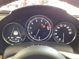 ロードスターのスピードメーターは200km/hまで表示されています。