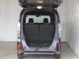 ラゲッジスペースも充分な広さです♪