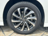 ボディースタイルにマッチした純正アルミホイールです!