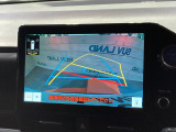 【バックカメラ】駐車時に後方がリアルタイム映像で確認できます。大型商業施設や立体駐車場での駐車時や、夜間のバック時に大活躍!運転スキルに関わらず、今や必須となった装備のひとつです!