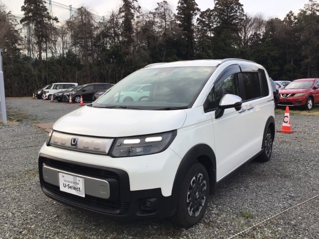 フリード 1.5 e:HEV クロスター 4WD 