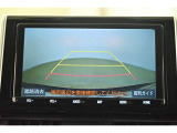 バックガイドモニターで、後方を確認しながら安心して駐車することができます。運転初心者も熟練者も必須の機能ですよ!