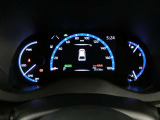 とっても見やすいメーターです。夜間時はラグジュアリーな気分にさせてくれる照明が魅力ですので、夜のドライブも楽しみになりますよ♪