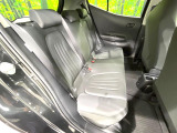 コンパクトカーですが、セカンドシートは十分な広さがあり快適にお乗りいただけます♪シートを倒して大きな荷物を積んだりと、用途の幅が広い1台です。