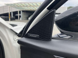 BOSEサラウンドシステム搭載。臨場感あふれる高音質サウンドで車内がまるでライブ会場のような空間に。ドライブをより快適で特別な時間へと演出します。