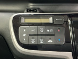オートエアコン付きです!お好みの温度をセットするだけでエアコンの風量などを自動でコントロール。快適な車内でお過ごしいただけます。