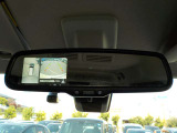バックミラーにもアラウンドビュー画面表示できます。