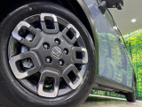 【純正15インチアルミホイール】外観にマッチした純正アルミホイールを装着しております。各種社外アルミホイールや、スタッドレスタイヤも取扱いしております。是非ご相談ください♪