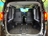 後席を格納すると、これだけの広さが!シーンに合わせたシートアレンジで、大きな荷物も積むことが出来ます♪