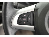 ステアリングスイッチ付き。前方から目を離すことなくオーディオの操作することが可能です。