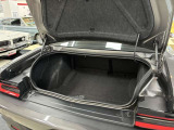 トランクは大きく、ゴルフバックも収納可能です。