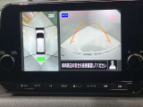 【アラウンドビューモニター】車を上から見下ろしているかのような映像で周囲の状況がひと目で確認、狭い駐車場に駐車するときも安心です♪