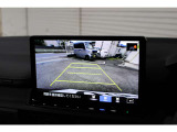 もちろんリアカメラも装備。安心、安全のために駐車時などの後方死角を減らします。また切り替えボタンを操作するとで、ノーマルビュー・ワイドビュー・トップダウンビューの切り替えが可能です!