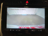【バックモニター】駐車時に後方がリアルタイム映像で確認できます。大型商業施設や立体駐車場での駐車時や、夜間のバック時に大活躍!運転スキルに関わらず、今や必須となった装備のひとつです!