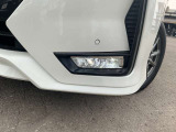 フロントのライトは全てLED仕様です!さらにフロントバンパーにはソナーがついており、アクセルとブレーキを踏み間違っても前にぶつかるリスクを軽減してくれます!!