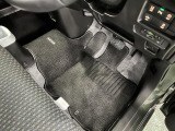 嬉しい純正フロアマット付き♪ 状態も良好です(^^♪