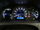とっても見やすいメーターです。夜間時はラグジュアリーな気分にさせてくれる照明が魅力ですので、夜のドライブも楽しみになりますよ♪