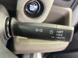 【オートライト】周りの明るさに応じて自動でヘッドライトの点灯・消灯ができる機能です!ライトの付け忘れ・消し忘れなどが無くなり、雨の日や夕方の走行も安心!トンネル通過時も便利ですね♪
