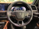 【純正革巻きステアリング】上質な革を使用することで、手にしっかり馴染みとても運転しやすいハンドルです♪