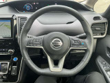 日産プロパイロット付きです!高速道路の運転で疲れが軽減できます!さらにハンドルを握っているだけでハンドル操作を支援してくれます!