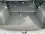 後席を両方倒すと余裕の収納スペース