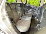 後部座席も気になるようなキズ・汚れやへたり等、大きなダメージはなく、良好な状態です。