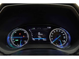 とっても見やすいメーターです。夜間時はラグジュアリーな気分にさせてくれる照明が魅力ですので、夜のドライブも楽しみになりますよ♪