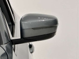 ドアミラーに内蔵されているフラッシャーは視認性も良く安全運転に一役買ってます。