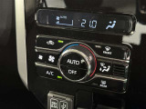 オートエアコンで快適な室内です。
