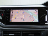 ディスカバーメディア搭載。「VW Connect」というeSIMが内蔵された画期的なシステムです。地図データなど自動で情報を更新することができるのが大きな魅力。なお、CD/DVD・TVは廃止されてます