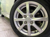 【純正14インチアルミホイール】外観にマッチした純正アルミホイールを装着しております。各種社外アルミホイールや、スタッドレスタイヤも取扱いしております。是非ご相談ください♪
